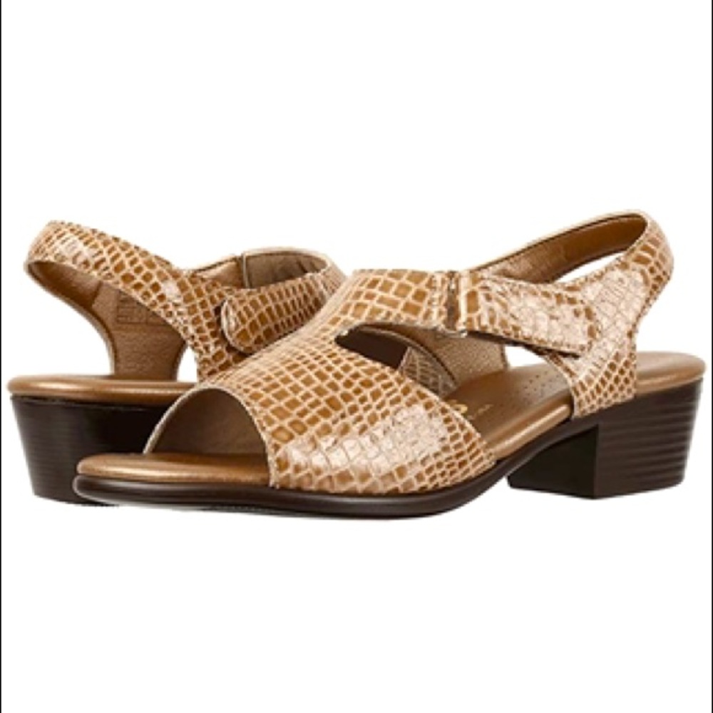 SAS Beige Croc Tripad Comfort Velcro closure Sandal Size:8